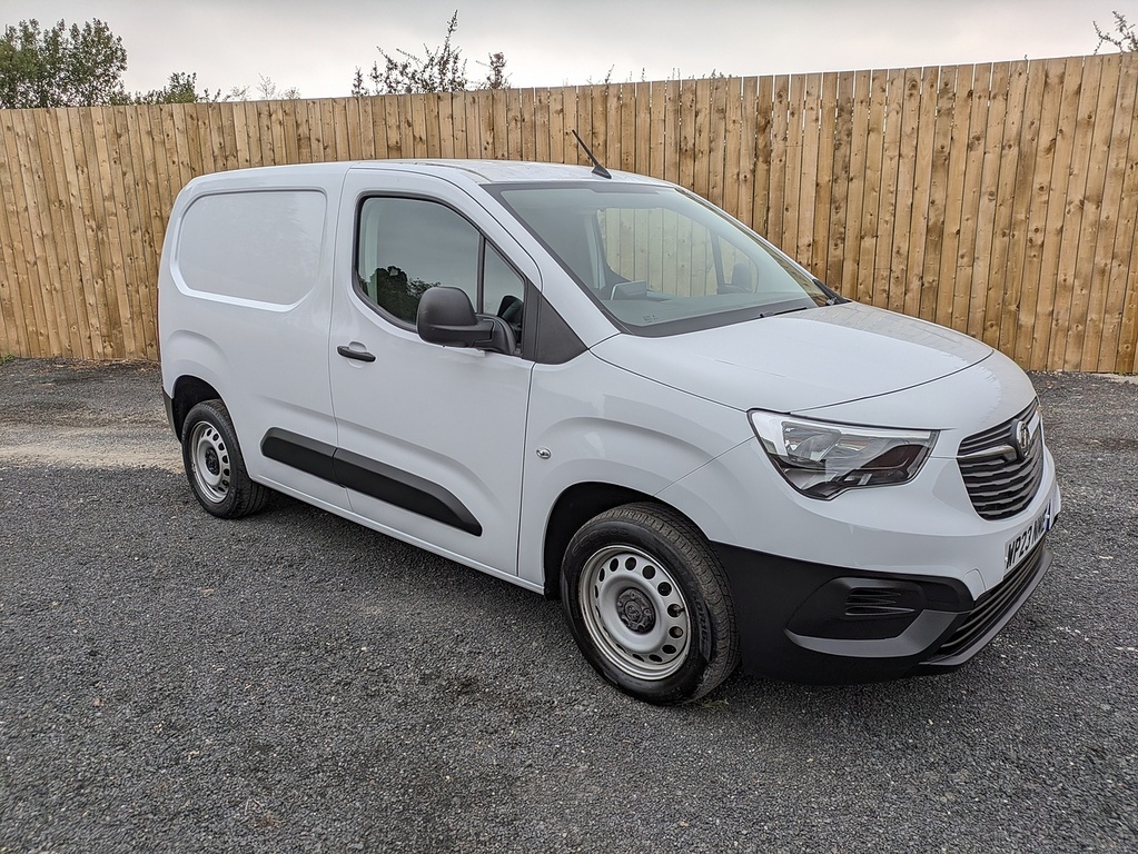 Vauxhall Combo Turbo D 2300 Prime White
