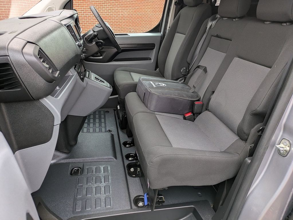 Vauxhall Vivaro 3100 2.0D 145Ps Sportive H1 Van Grey #17