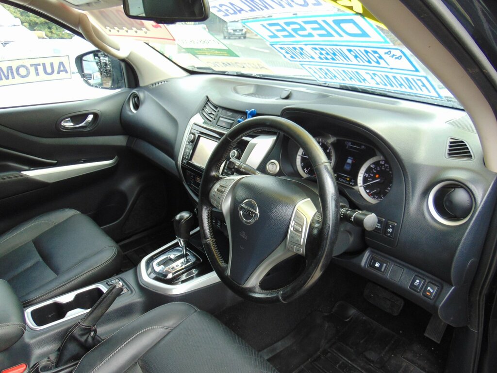 Nissan Navara 2.3 Dci Tekna Pickup Double Cab 4W Black #6