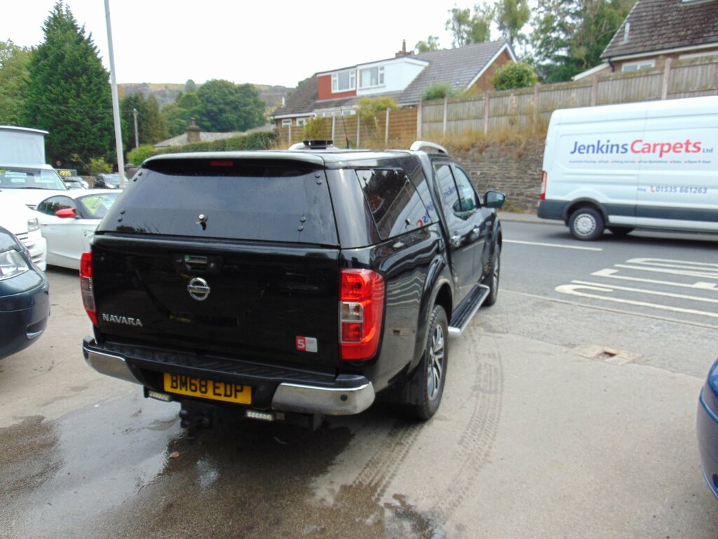 Nissan Navara 2.3 Dci Tekna Pickup Double Cab 4W Black #4