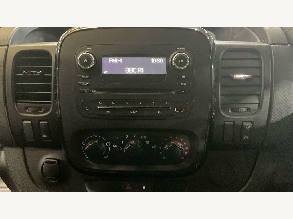 Vauxhall Vivaro Panel Van White #12