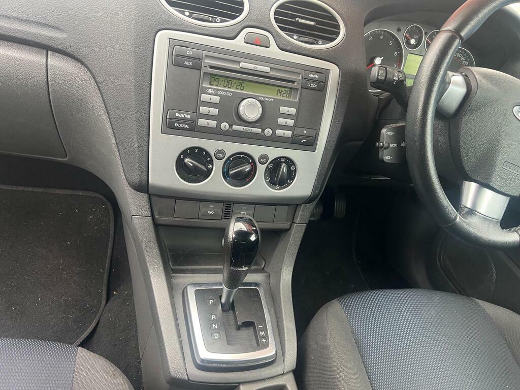 Ford Focus Hatchback  #8
