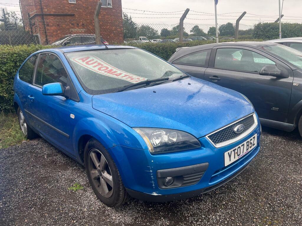 Ford Focus Hatchback  #1