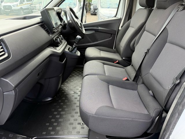 Renault Trafic Dci Blue Sl28 Business HN72ABV White #5