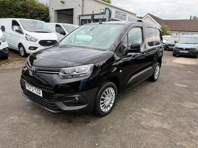 Toyota Proace City Bluehdi Icon Short Panel Black
