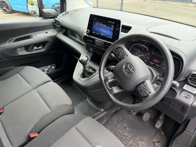 Toyota Proace City Bluehdi Icon Short Panel Black #3