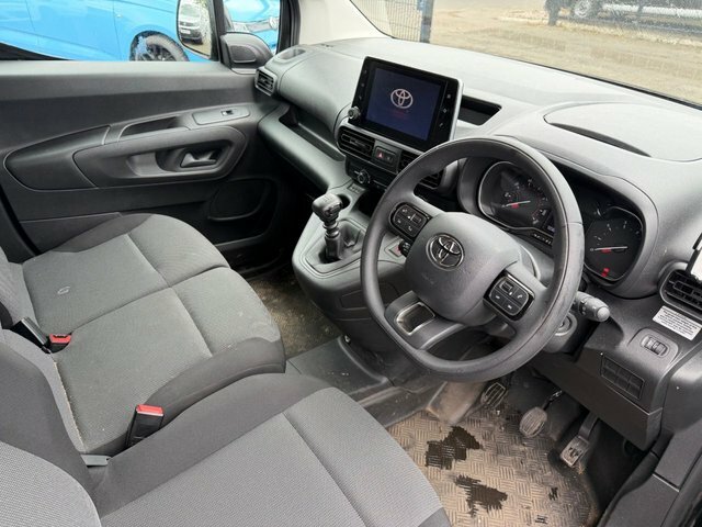 Toyota Proace City Bluehdi Icon Short Panel Black #3