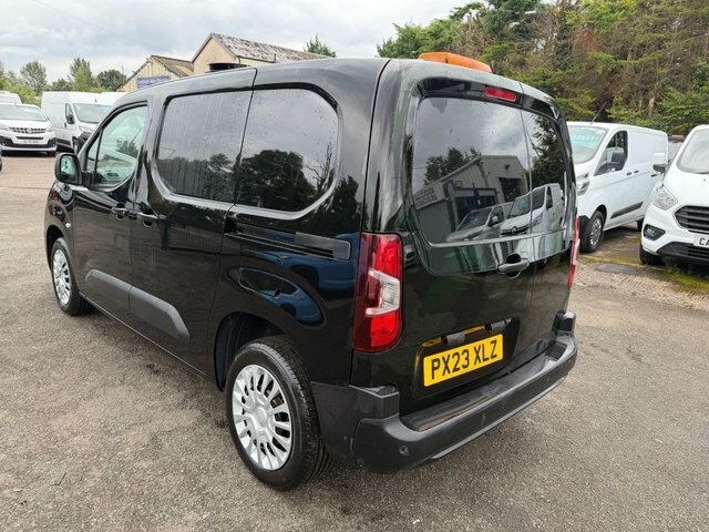 Toyota Proace City Bluehdi Icon Short Panel Black #6
