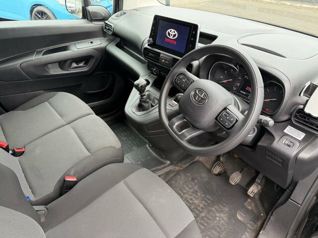 Toyota Proace City Bluehdi Icon Short Panel Black #3