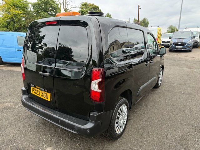 Toyota Proace City Bluehdi Icon Short Panel Black #2