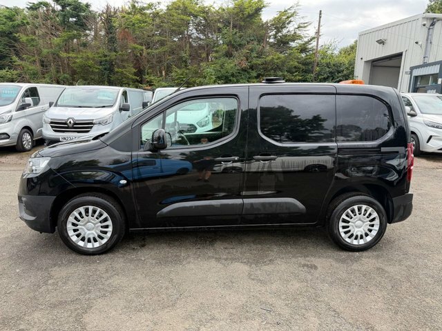 Toyota Proace City Bluehdi Icon Short Panel Black #5