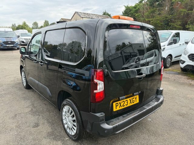 Toyota Proace City Bluehdi Icon Short Panel Black #6