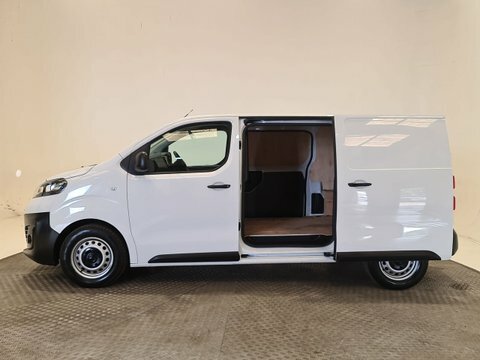 Vauxhall Vivaro 1.5 Turbo D DP73CZR #6