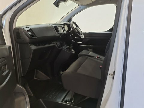 Vauxhall Vivaro 1.5 Turbo D DP73CZR #5