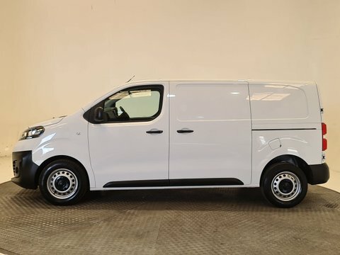 Vauxhall Vivaro 1.5 Turbo D DP73CZR #3