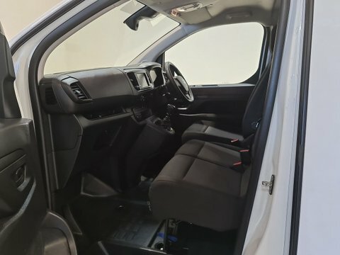 Vauxhall Vivaro 1.5 Turbo D DP23LZT #5