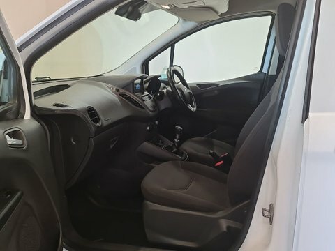 Ford Transit Courier 1.5 Tdci Limited #6