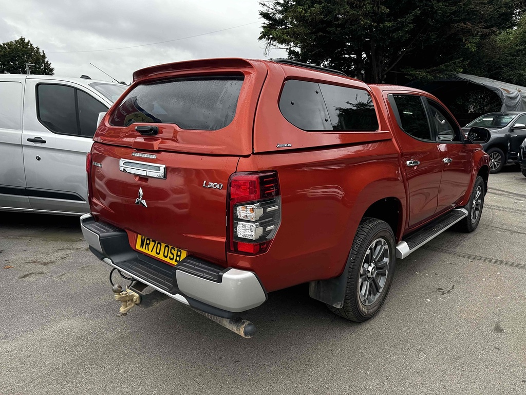 Mitsubishi L200 Di-d Dc Barbarian Pickup 2.2 WR70OSB Orange #5