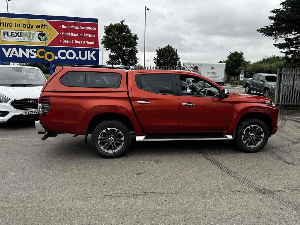 Mitsubishi L200 Di-d Dc Barbarian Pickup 2.2 WR70OSB Orange #4