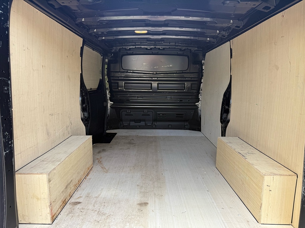 Renault Trafic Mpv YJ24BDK Black #3