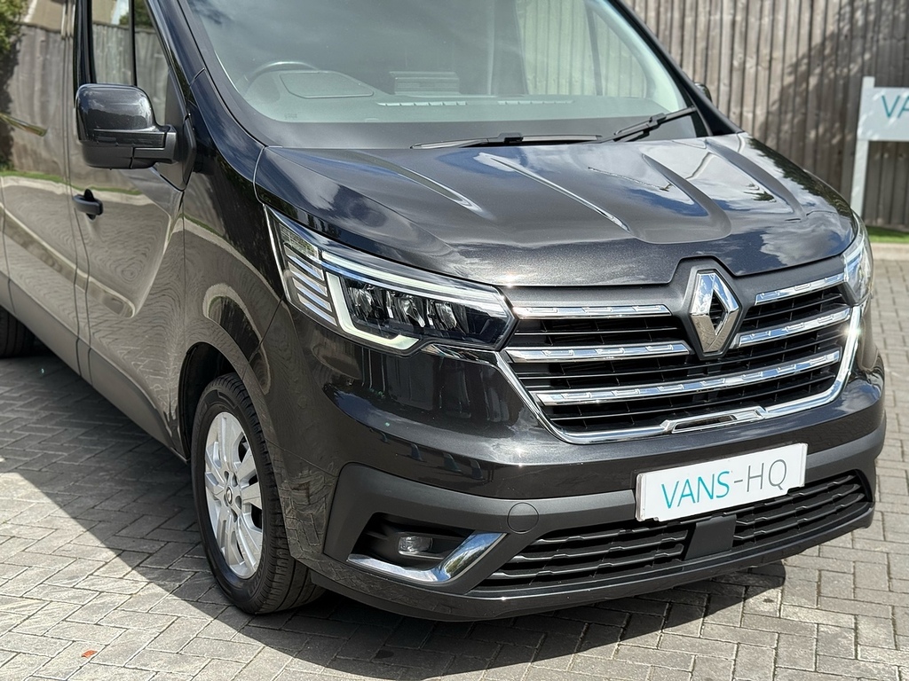 Renault Trafic Mpv YJ24BDK Black #4