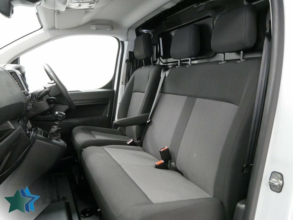 Vauxhall Vivaro 1.5L Turbo D 2900 Prime Panel Van 6Dr Manua DT23ENY White #4