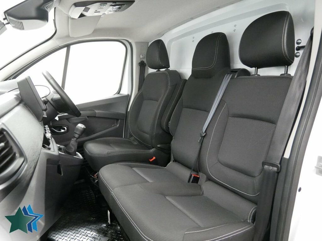 Nissan Primastar 2L 2.0 Dci 30 Tekna Panel Van L1 White #3