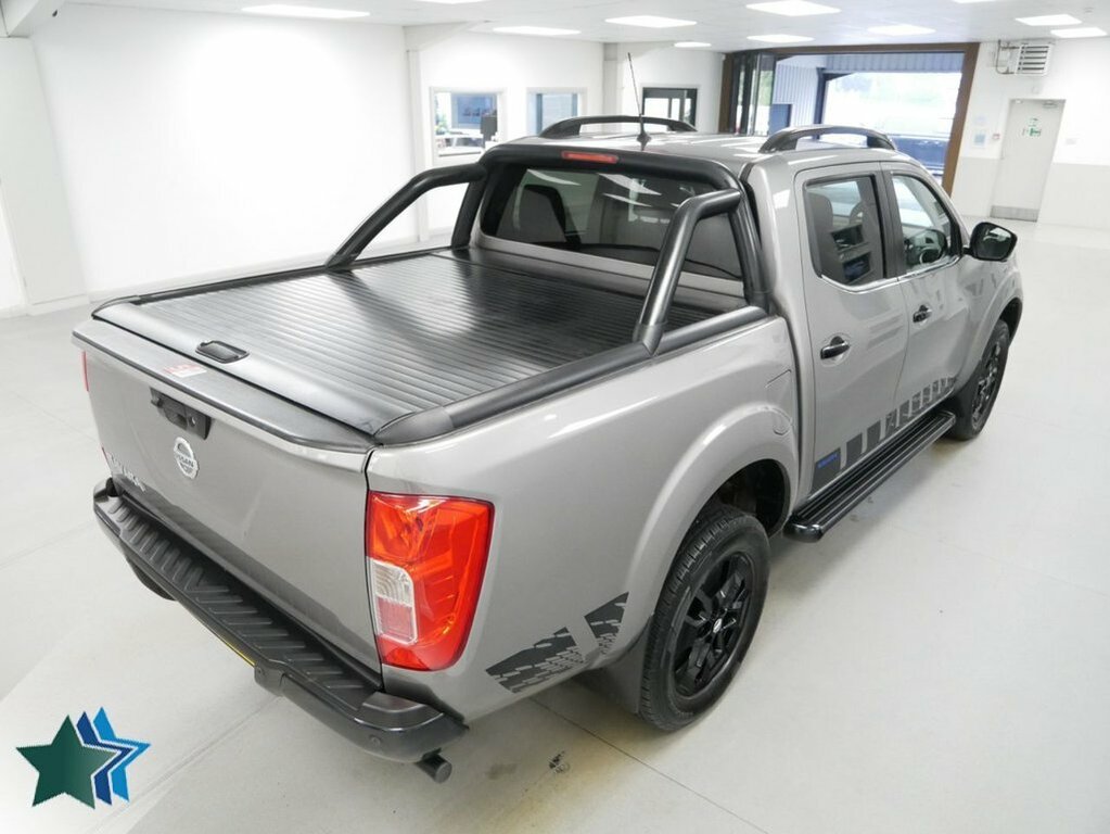 Nissan Navara 2.3L Dci N-guard Pickup Double Cab Grey #2