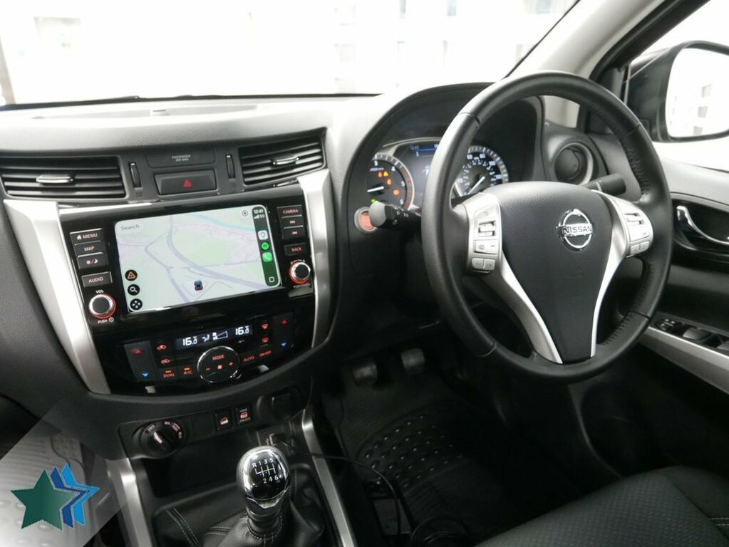 Nissan Navara 2.3L Dci N-connecta Pickup Double Cab M Black #5