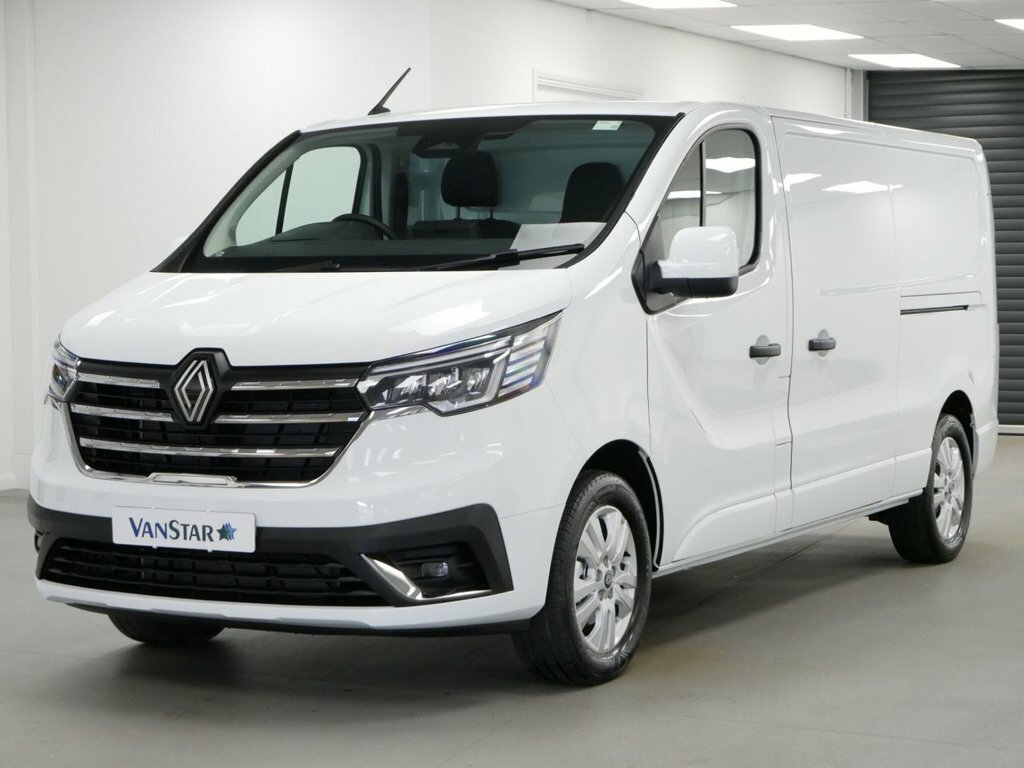 Renault Trafic Mpv White