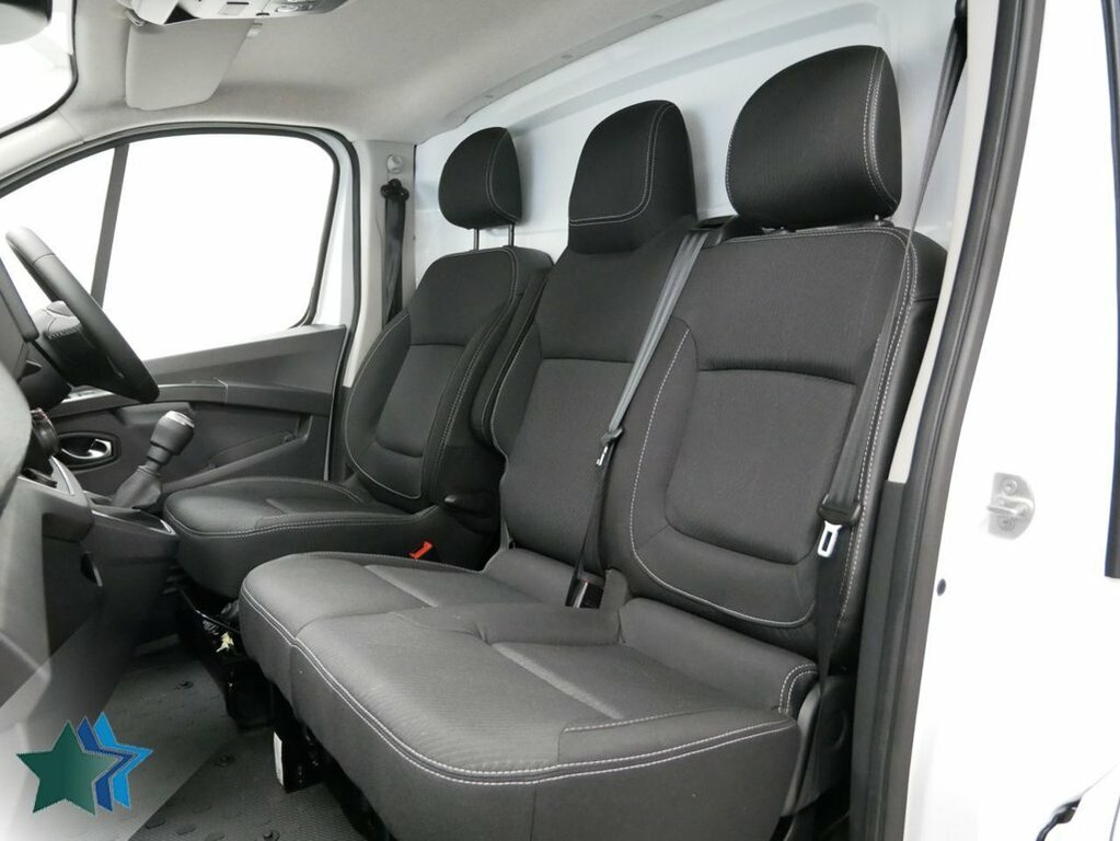 Renault Trafic Mpv White #4