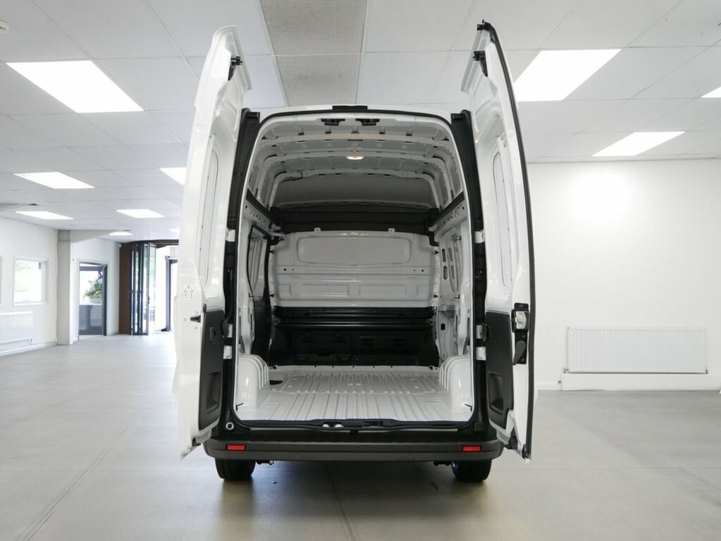 Renault Trafic Mpv White #5