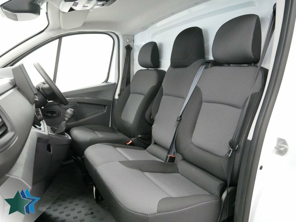 Renault Trafic Mpv White #3