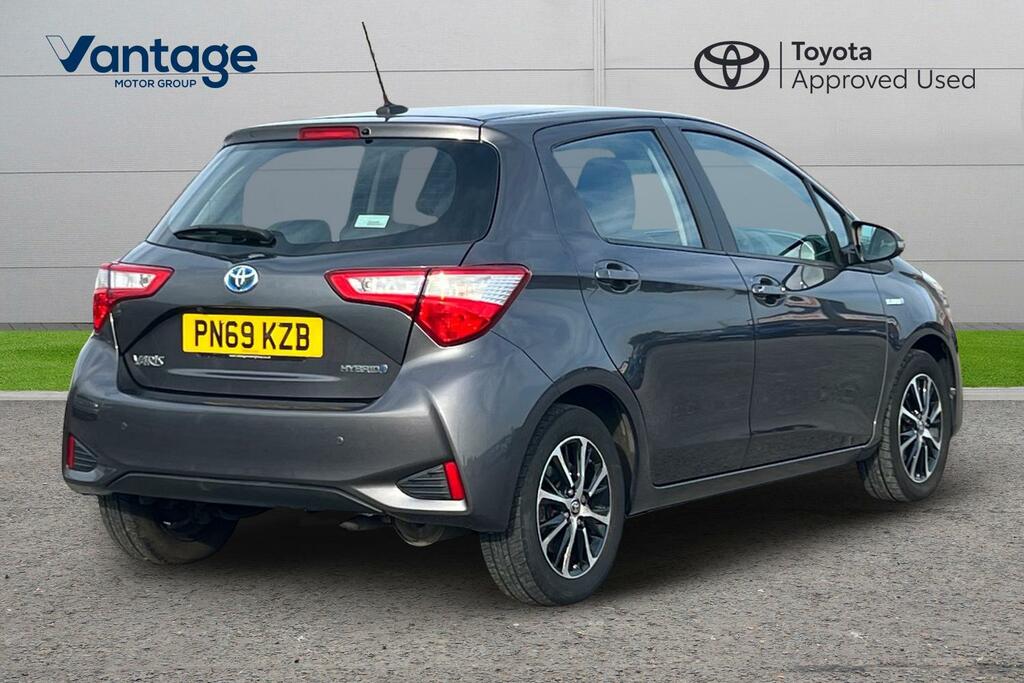 Toyota Yaris 1.5 Vvt-h Icon Tech E-cvt Euro 6 Ss PN69KZB Grey #2