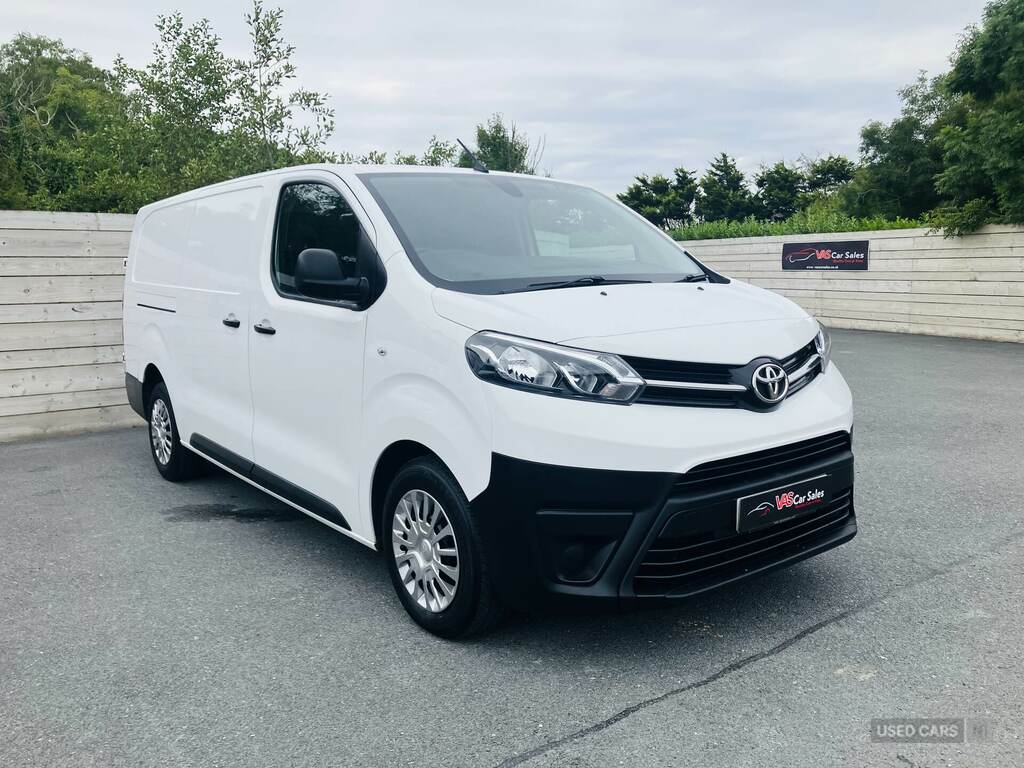 Toyota PROACE 2.0D 140 Icon Van White