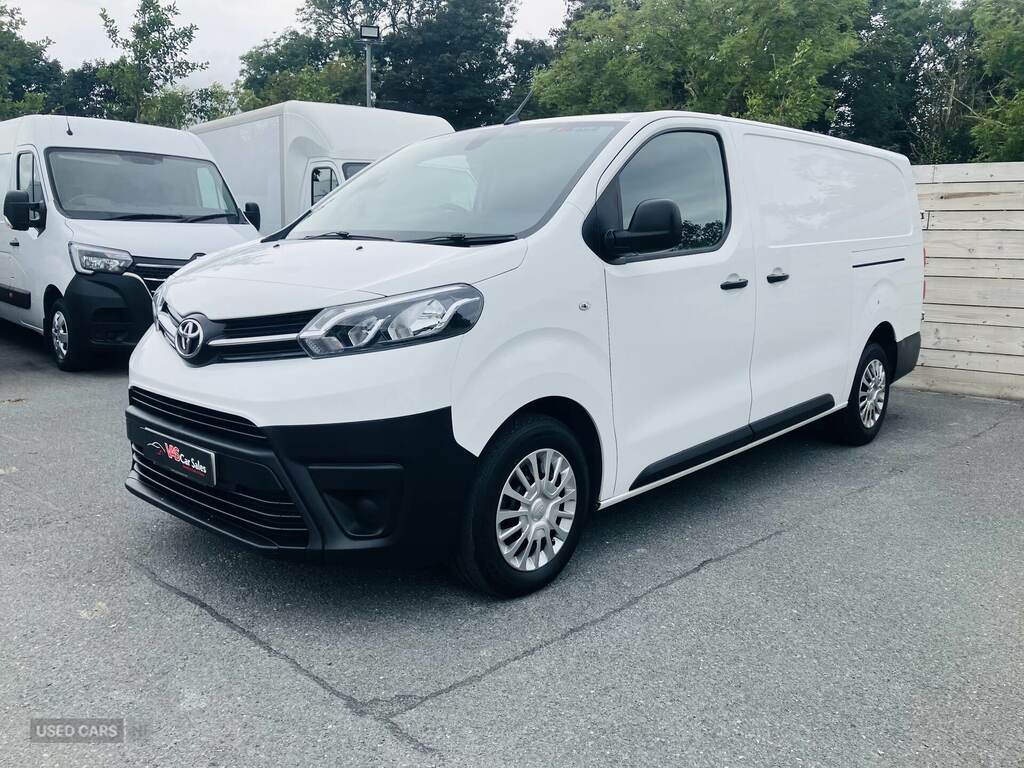 Toyota PROACE 2.0D 140 Icon Van White #3