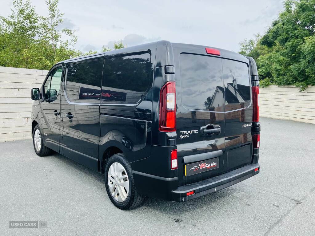 Renault Trafic Sl27 Dci 120 Sport Nav Van Black #4