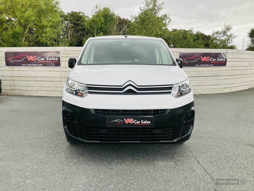 Citroen Berlingo 1.5 Bluehdi 1000Kg Enterprise Ed 100Ps 6 Speed S S White #2