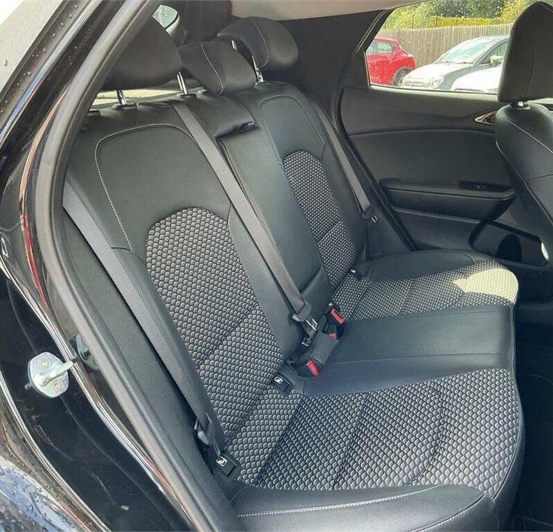 Kia Xceed 2 White #10