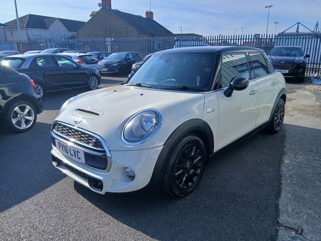 Mini Hatch 2.0 Cooper S Hatchback Euro 6 S PY16LVC White #2