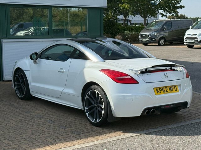 Peugeot RCZ 2012 2.0 Hdi Gt Coupe Euro 5 16 White #4