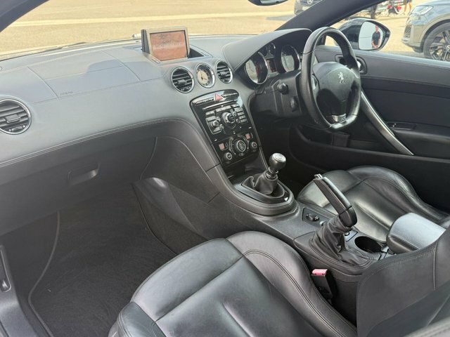 Peugeot RCZ 2012 2.0 Hdi Gt Coupe Euro 5 16 White #5