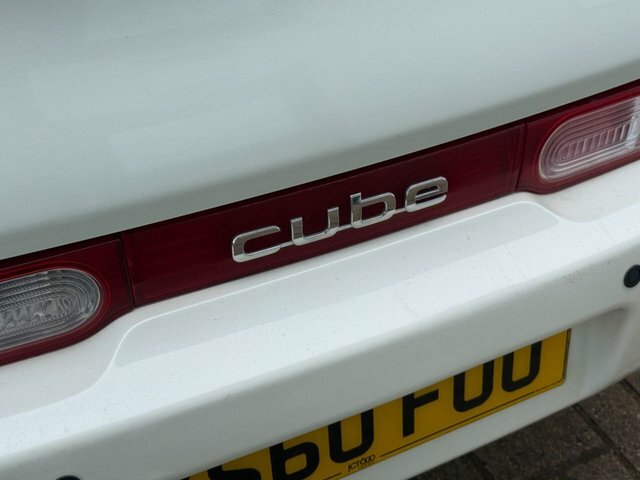 Nissan Cube Cube Kaizen White #14