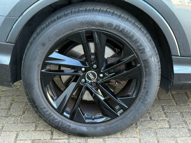 Audi Q7 S Line Black #26