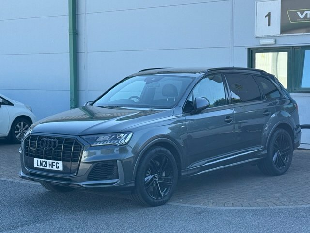 Audi Q7 S Line Black #32