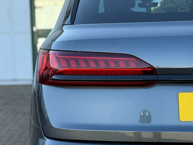 Audi Q7 S Line Black #20