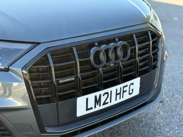 Audi Q7 S Line Black #24