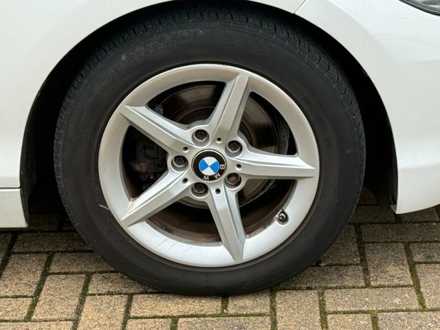 BMW 1 Series 2015 1.5 116D Ed Plus Hatchback White #4