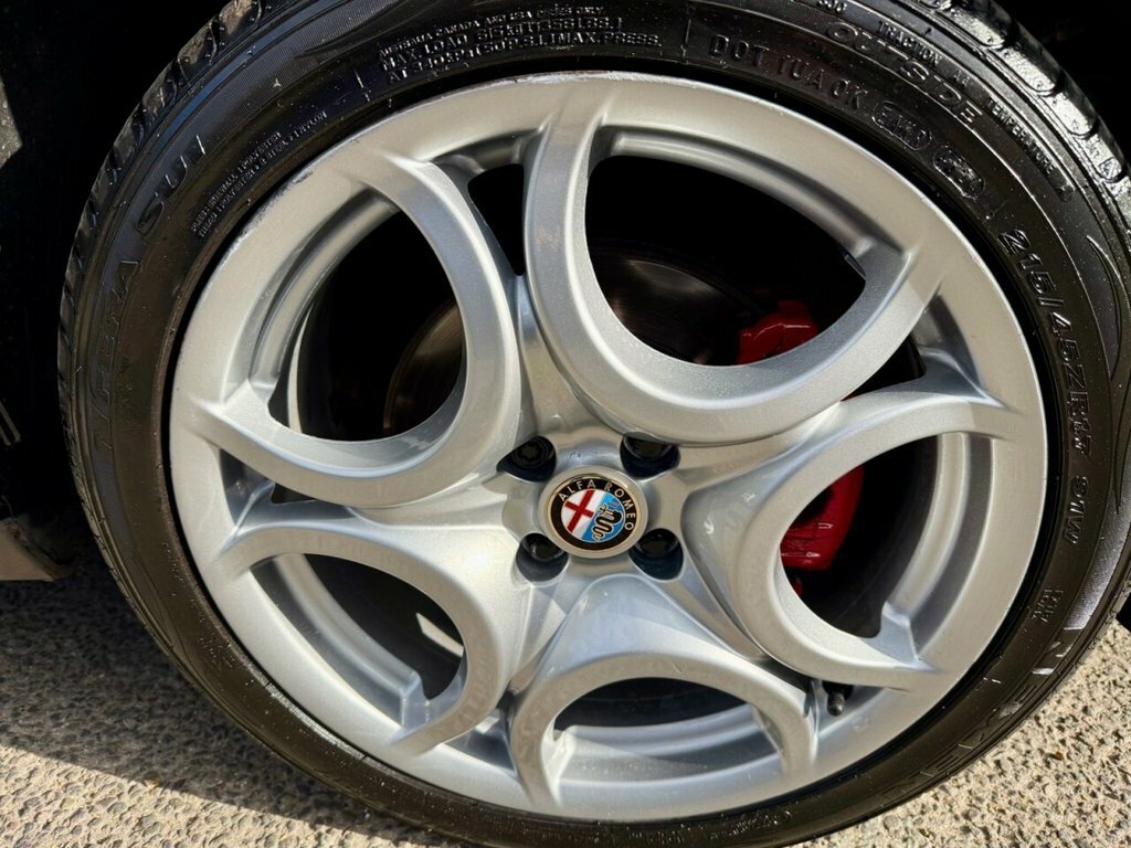 Alfa Romeo MiTo Hatchback  #28
