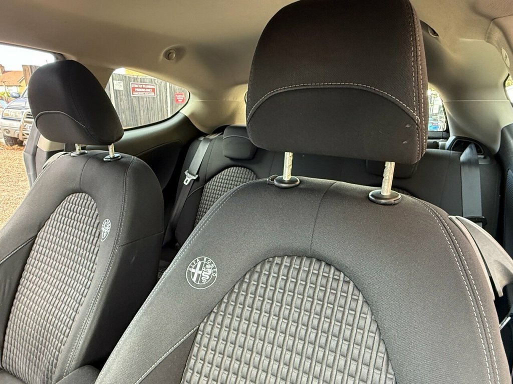 Alfa Romeo MiTo Hatchback  #20